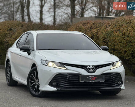 Білий Тойота Камрі, об'ємом двигуна 2.49 л та пробігом 158 тис. км за 22777 $, фото 1 на Automoto.ua