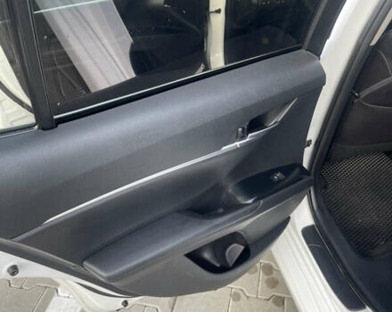 Белый Тойота Камри, объемом двигателя 2.49 л и пробегом 143 тыс. км за 17600 $, фото 15 на Automoto.ua