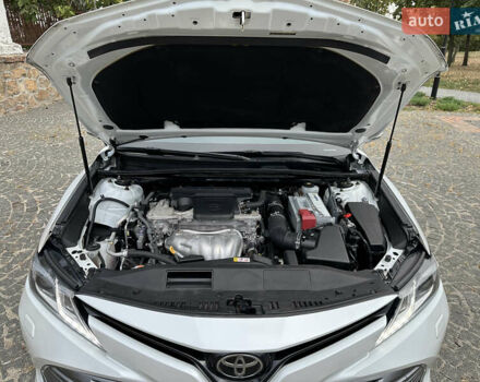 Білий Тойота Камрі, об'ємом двигуна 2.49 л та пробігом 160 тис. км за 23400 $, фото 18 на Automoto.ua