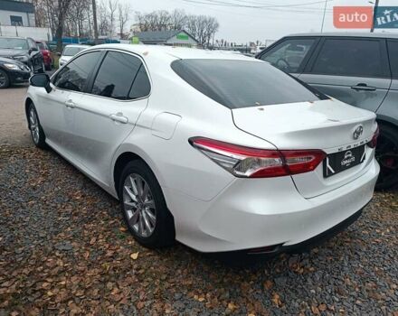 Белый Тойота Камри, объемом двигателя 2.5 л и пробегом 154 тыс. км за 21500 $, фото 3 на Automoto.ua