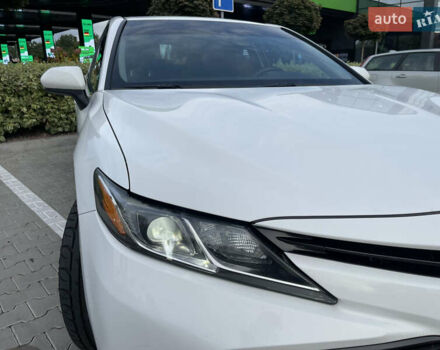 Белый Тойота Камри, объемом двигателя 2.49 л и пробегом 143 тыс. км за 17600 $, фото 7 на Automoto.ua