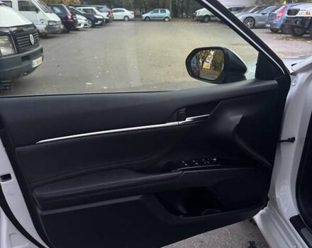 Белый Тойота Камри, объемом двигателя 2.49 л и пробегом 125 тыс. км за 25500 $, фото 11 на Automoto.ua