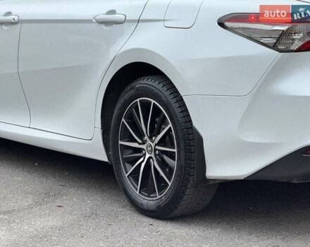 Білий Тойота Камрі, об'ємом двигуна 2.49 л та пробігом 158 тис. км за 22777 $, фото 23 на Automoto.ua