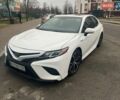 Белый Тойота Камри, объемом двигателя 2.5 л и пробегом 130 тыс. км за 22000 $, фото 1 на Automoto.ua