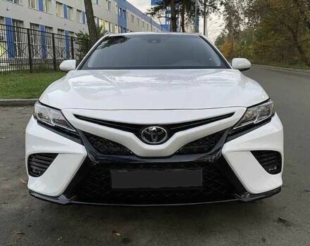 Білий Тойота Камрі, об'ємом двигуна 2.5 л та пробігом 95 тис. км за 17400 $, фото 1 на Automoto.ua