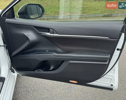 Белый Тойота Камри, объемом двигателя 2.49 л и пробегом 32 тыс. км за 23700 $, фото 30 на Automoto.ua