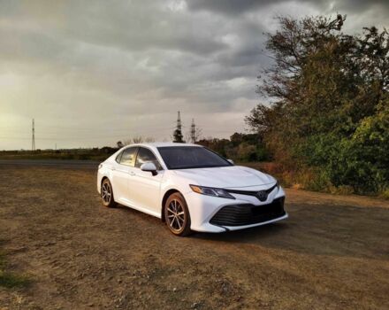 Белый Тойота Камри, объемом двигателя 2.5 л и пробегом 100 тыс. км за 22000 $, фото 3 на Automoto.ua