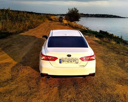 Белый Тойота Камри, объемом двигателя 2.5 л и пробегом 101 тыс. км за 24500 $, фото 2 на Automoto.ua