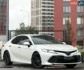 Белый Тойота Камри, объемом двигателя 2.49 л и пробегом 223 тыс. км за 23400 $, фото 1 на Automoto.ua