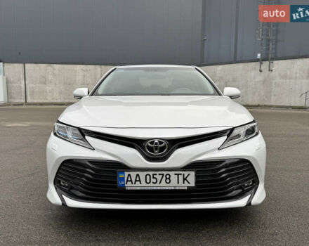 Белый Тойота Камри, объемом двигателя 2.49 л и пробегом 32 тыс. км за 23700 $, фото 1 на Automoto.ua