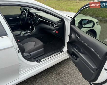 Белый Тойота Камри, объемом двигателя 2.49 л и пробегом 32 тыс. км за 23700 $, фото 29 на Automoto.ua