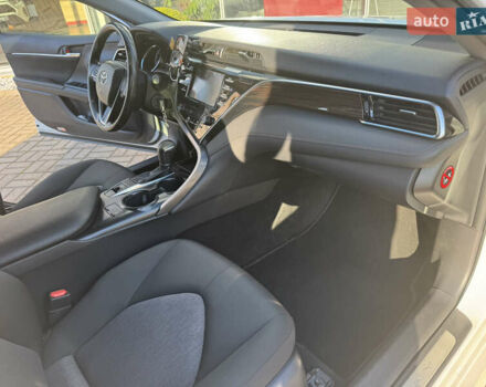 Белый Тойота Камри, объемом двигателя 2.49 л и пробегом 137 тыс. км за 21950 $, фото 30 на Automoto.ua