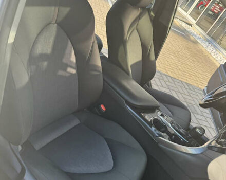 Белый Тойота Камри, объемом двигателя 2.49 л и пробегом 137 тыс. км за 21950 $, фото 26 на Automoto.ua