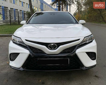 Білий Тойота Камрі, об'ємом двигуна 2.49 л та пробігом 95 тис. км за 19400 $, фото 1 на Automoto.ua