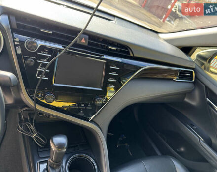 Белый Тойота Камри, объемом двигателя 2.49 л и пробегом 157 тыс. км за 22900 $, фото 13 на Automoto.ua