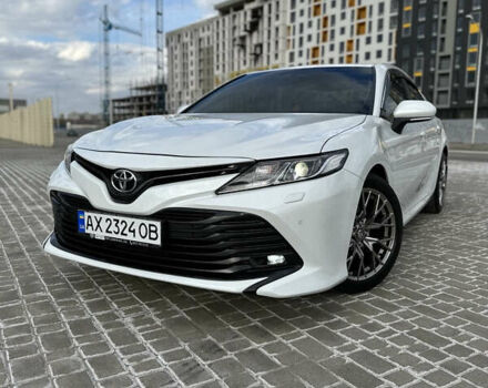 Белый Тойота Камри, объемом двигателя 2.49 л и пробегом 157 тыс. км за 22900 $, фото 2 на Automoto.ua