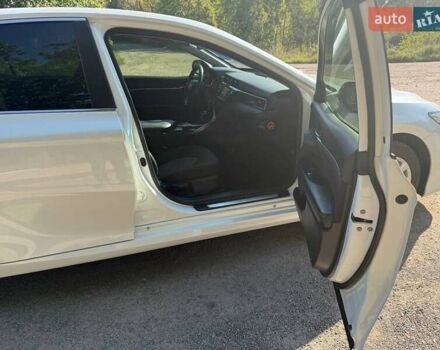 Белый Тойота Камри, объемом двигателя 2.49 л и пробегом 33 тыс. км за 23700 $, фото 13 на Automoto.ua