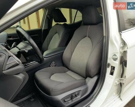 Белый Тойота Камри, объемом двигателя 2.5 л и пробегом 32 тыс. км за 24355 $, фото 24 на Automoto.ua