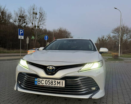Белый Тойота Камри, объемом двигателя 2.49 л и пробегом 80 тыс. км за 27500 $, фото 1 на Automoto.ua
