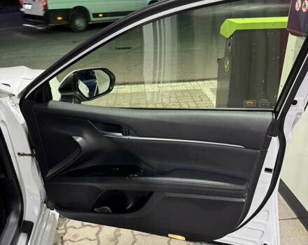 Белый Тойота Камри, объемом двигателя 2.49 л и пробегом 80 тыс. км за 27500 $, фото 22 на Automoto.ua