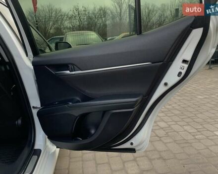 Белый Тойота Камри, объемом двигателя 2.5 л и пробегом 32 тыс. км за 24355 $, фото 28 на Automoto.ua