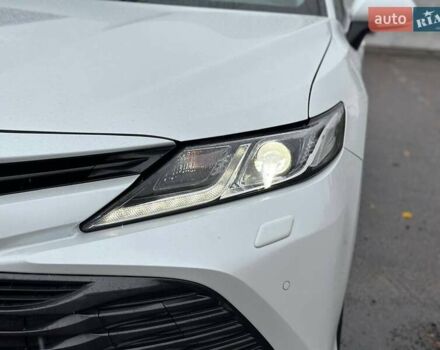 Тойота Камри 2019 в Днепре (Днепропетровске) на Automoto.ua Белый Тойота Камри, объемом двигателя 2.49 л и пробегом 78 тыс. км за 20999 $, фото 2 на Automoto.ua