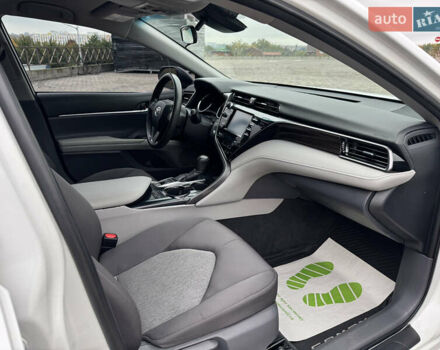 Білий Тойота Камрі, об'ємом двигуна 2.49 л та пробігом 129 тис. км за 21999 $, фото 18 на Automoto.ua