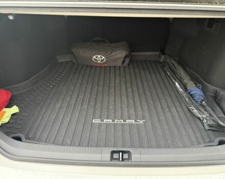 Тойота Камри 2019 в Киеве на Automoto.ua Белый Тойота Камри, объемом двигателя 2.5 л и пробегом 265 тыс. км за 24000 $, фото 10 на Automoto.ua