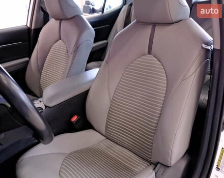 Белый Тойота Камри, объемом двигателя 2.5 л и пробегом 140 тыс. км за 21900 $, фото 33 на Automoto.ua