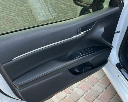 Белый Тойота Камри, объемом двигателя 2.49 л и пробегом 111 тыс. км за 23000 $, фото 10 на Automoto.ua