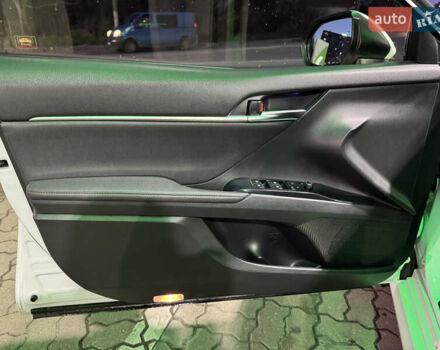 Белый Тойота Камри, объемом двигателя 2.49 л и пробегом 80 тыс. км за 27500 $, фото 19 на Automoto.ua