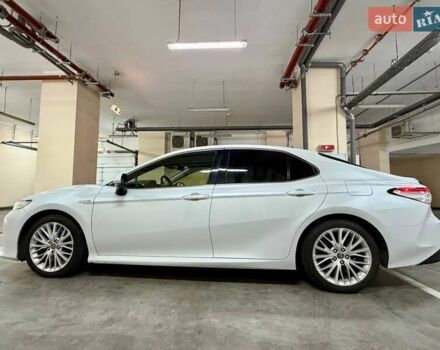 Белый Тойота Камри, объемом двигателя 2.49 л и пробегом 110 тыс. км за 29000 $, фото 3 на Automoto.ua