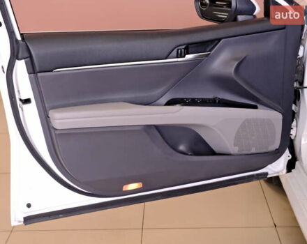 Белый Тойота Камри, объемом двигателя 2.5 л и пробегом 140 тыс. км за 21900 $, фото 30 на Automoto.ua