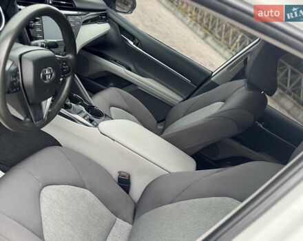 Белый Тойота Камри, объемом двигателя 2.49 л и пробегом 128 тыс. км за 22500 $, фото 21 на Automoto.ua