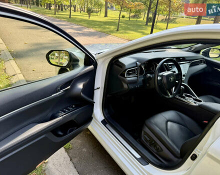 Белый Тойота Камри, объемом двигателя 2.49 л и пробегом 89 тыс. км за 28800 $, фото 31 на Automoto.ua