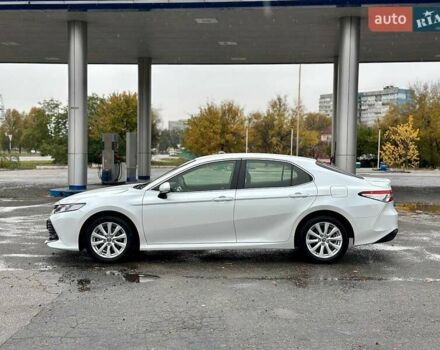 Тойота Камри 2019 в Днепре (Днепропетровске) на Automoto.ua Белый Тойота Камри, объемом двигателя 2.49 л и пробегом 78 тыс. км за 20999 $, фото 5 на Automoto.ua