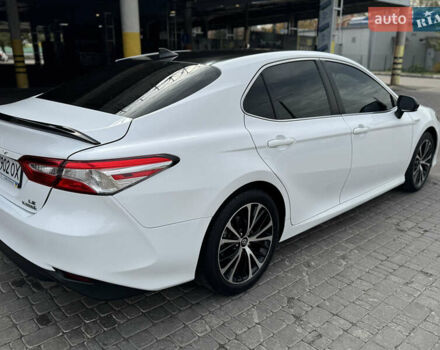 Белый Тойота Камри, объемом двигателя 2.49 л и пробегом 128 тыс. км за 22500 $, фото 12 на Automoto.ua