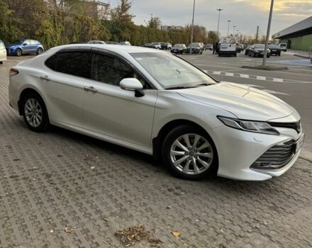 Тойота Камри 2019 в Киеве на Automoto.ua Белый Тойота Камри, объемом двигателя 2.5 л и пробегом 265 тыс. км за 24000 $, фото 3 на Automoto.ua