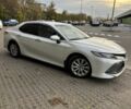 Тойота Камри 2019 в Киеве на Automoto.ua Белый Тойота Камри, объемом двигателя 2.5 л и пробегом 265 тыс. км за 24000 $, фото 3 на Automoto.ua
