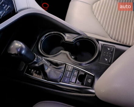 Белый Тойота Камри, объемом двигателя 2.5 л и пробегом 140 тыс. км за 21900 $, фото 21 на Automoto.ua