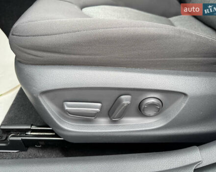 Белый Тойота Камри, объемом двигателя 2.49 л и пробегом 128 тыс. км за 22500 $, фото 26 на Automoto.ua