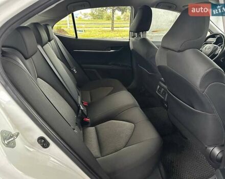 Тойота Камри 2019 в Днепре (Днепропетровске) на Automoto.ua Белый Тойота Камри, объемом двигателя 2.49 л и пробегом 78 тыс. км за 20999 $, фото 17 на Automoto.ua