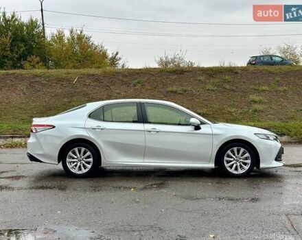 Тойота Камри 2019 в Днепре (Днепропетровске) на Automoto.ua Белый Тойота Камри, объемом двигателя 2.49 л и пробегом 78 тыс. км за 20999 $, фото 8 на Automoto.ua