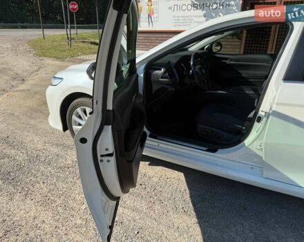 Белый Тойота Камри, объемом двигателя 2.49 л и пробегом 33 тыс. км за 23700 $, фото 14 на Automoto.ua