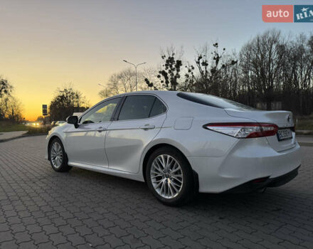 Белый Тойота Камри, объемом двигателя 2.49 л и пробегом 80 тыс. км за 27500 $, фото 10 на Automoto.ua