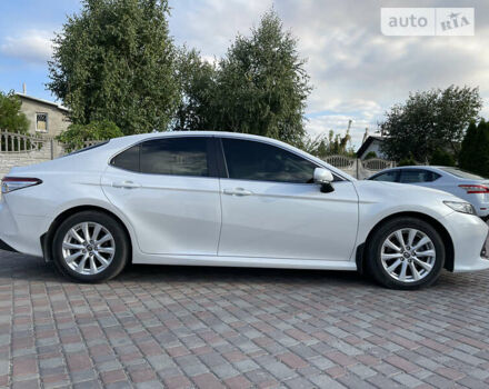 Белый Тойота Камри, объемом двигателя 2.49 л и пробегом 111 тыс. км за 23000 $, фото 3 на Automoto.ua