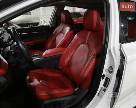 Белый Тойота Камри, объемом двигателя 3.46 л и пробегом 57 тыс. км за 36000 $, фото 1 на Automoto.ua