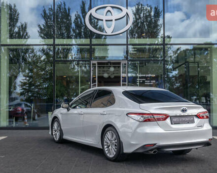 Белый Тойота Камри, объемом двигателя 2.49 л и пробегом 112 тыс. км за 30094 $, фото 1 на Automoto.ua