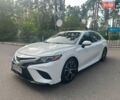 Белый Тойота Камри, объемом двигателя 2.49 л и пробегом 122 тыс. км за 20500 $, фото 1 на Automoto.ua