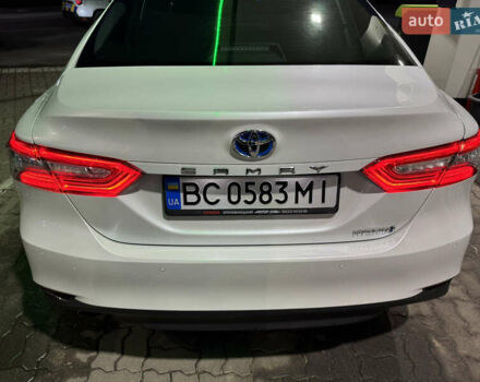 Белый Тойота Камри, объемом двигателя 2.49 л и пробегом 80 тыс. км за 27500 $, фото 13 на Automoto.ua